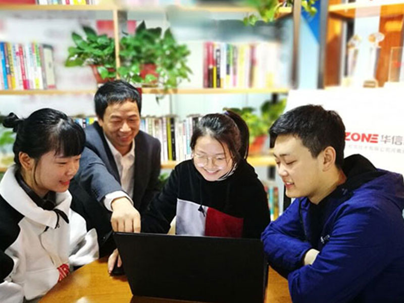UI1812班上课日常